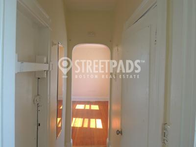 Building Photo - 1 bedroom in Boston MA 02134