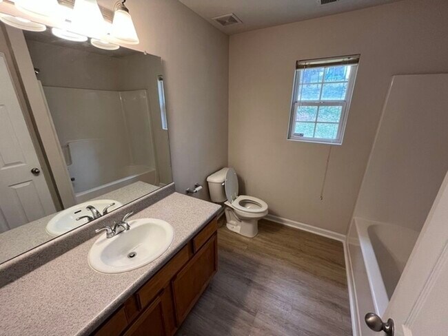 Building Photo - 6950 Sawnee Terrace