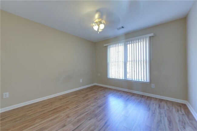 Building Photo - 1474 Lake Heights Cir