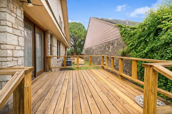 Building Photo - 2416 Birkdale Ln