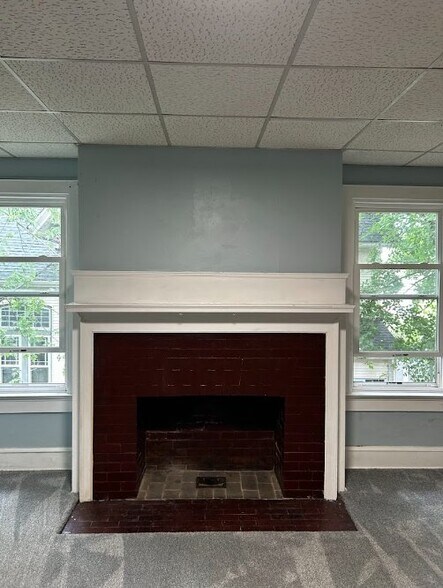 Building Photo - 1638 Sanderson Ave