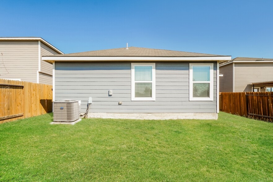 Building Photo - 7206 Lazy Cyn