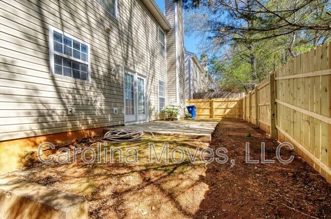 Building Photo - 823 Terrace Creek Dr