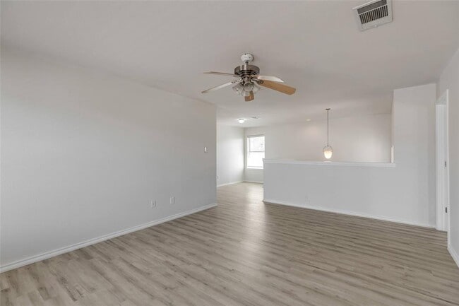 Building Photo - 3207 Barksdale Dr