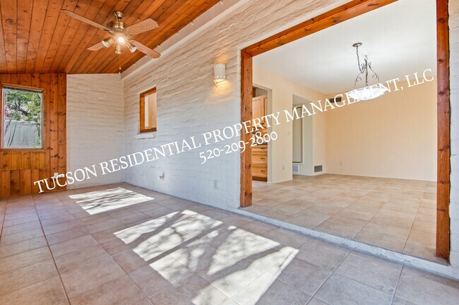 Building Photo - 5084 N Camino Del Lazo
