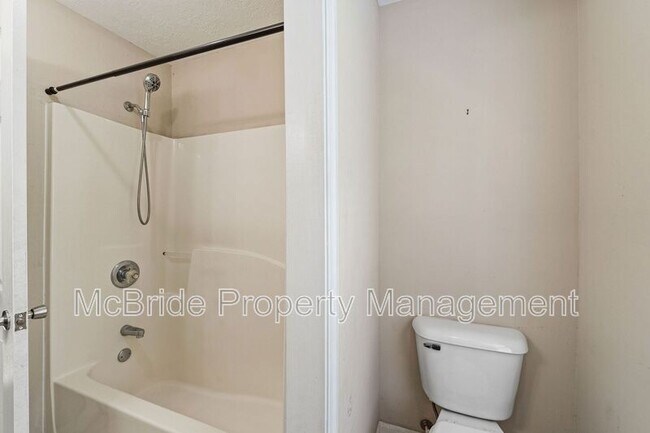 Building Photo - 3358 Tanglewood Dr