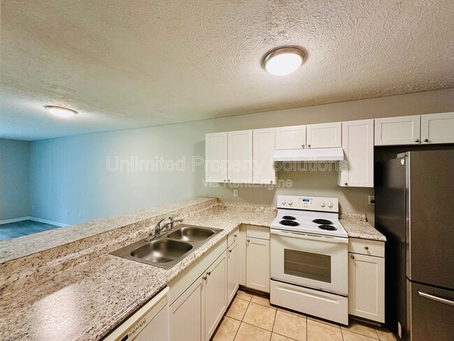 Building Photo - 211 Sunn Aire Ct