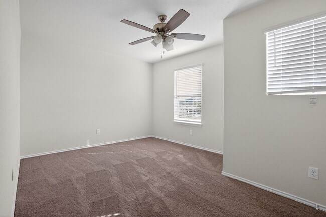 Building Photo - 4 Weeks Free!!! Beautiful 3 Bedroom Home in New Braunfels – Spacious Layout & Prime Location!