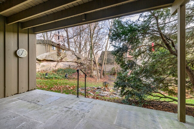 Building Photo - 206 Gillies Ln