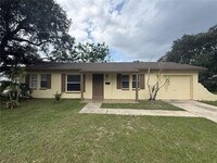 Building Photo - 423 Longwood Cir