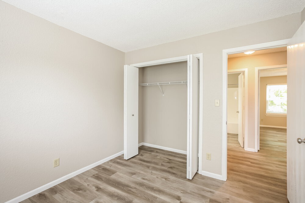 Building Photo - 1417 Green Spring Way