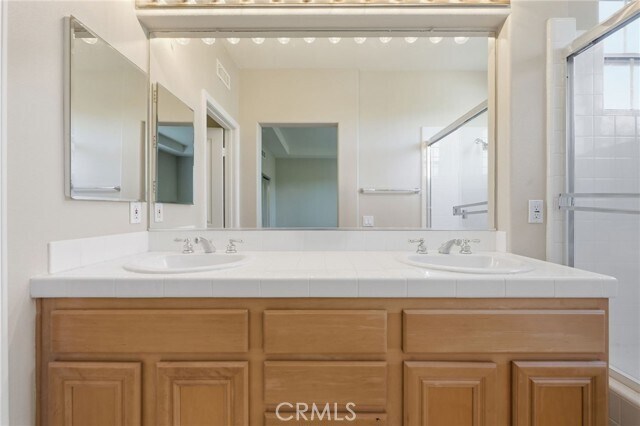 Building Photo - 146 Lessay