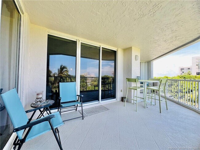 Building Photo - 5051 N Hwy A1A
