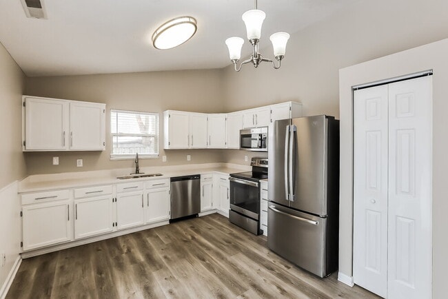 Building Photo - 1205 Turnbury Ln