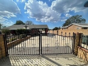 Building Photo - 1010 Douglas St