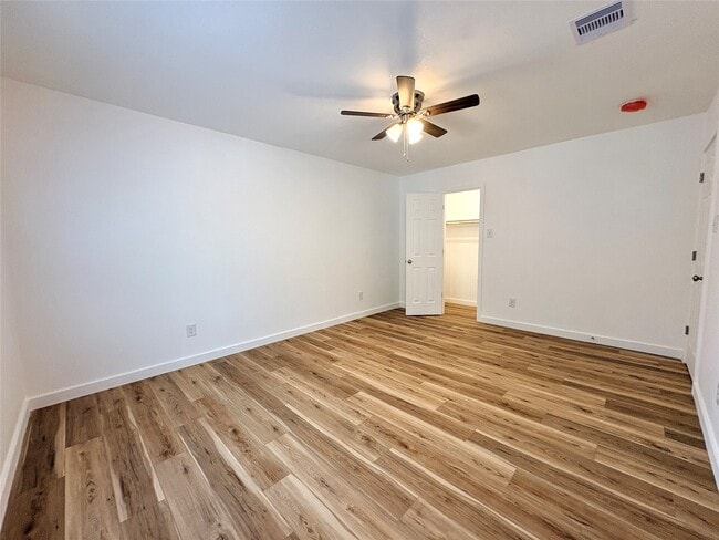 Building Photo - 3206 Avenue K