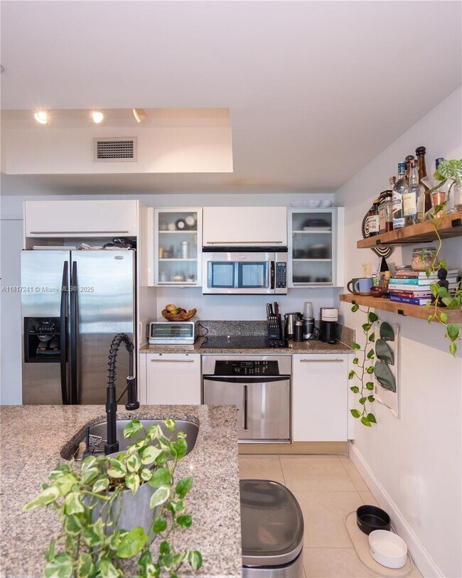 Building Photo - 888 Biscayne Blvd