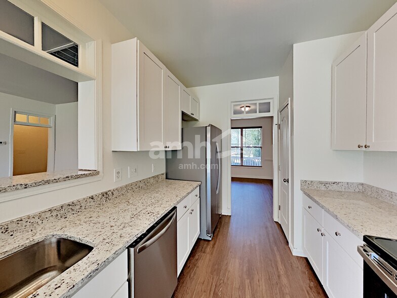 Building Photo - 1119 Bridlemine Dr