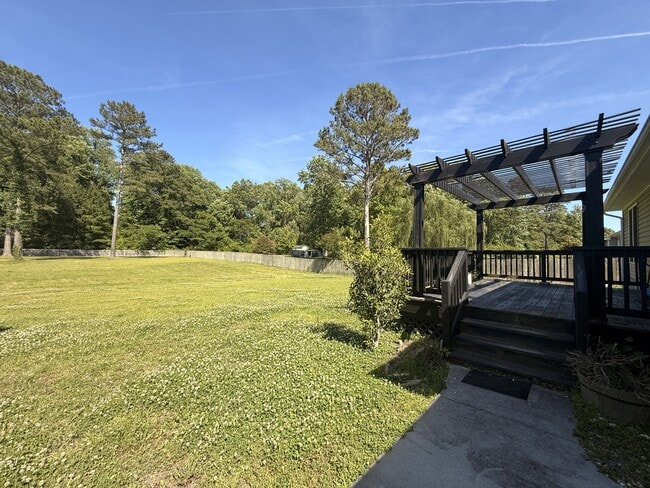 Building Photo - 121 Laredo Dr