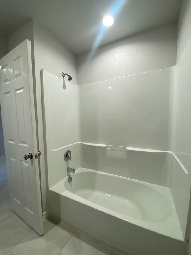 Building Photo - NEWER 4 BDRM HOME IN FLOUR BLUFF ISD!