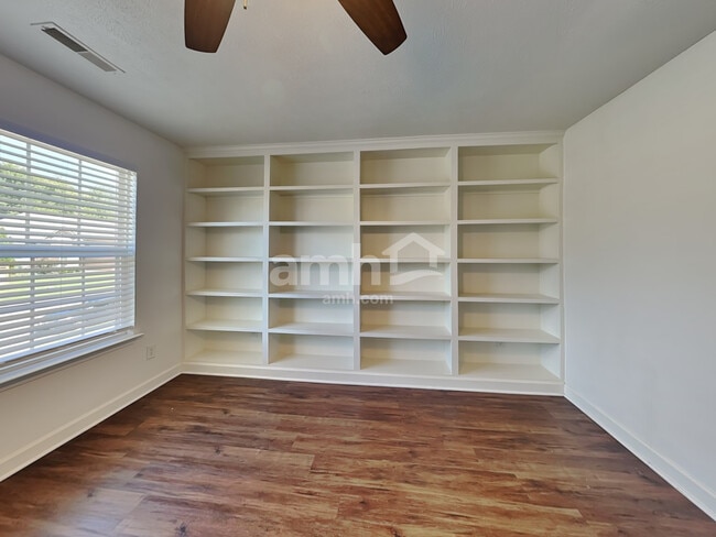 Building Photo - 645 Smoky Mountains Dr