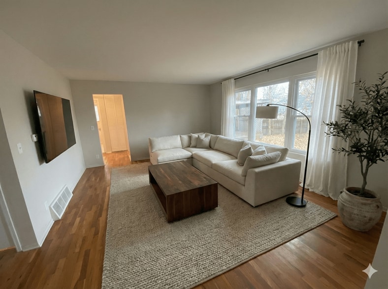 Building Photo - 1900 Holly Way