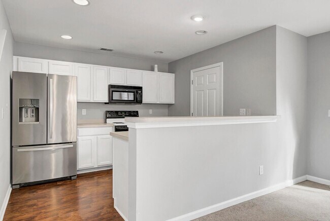 Building Photo - 9160 Maple Grove Dr