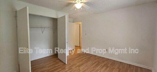 Building Photo - 8106 Tamalpais Ct
