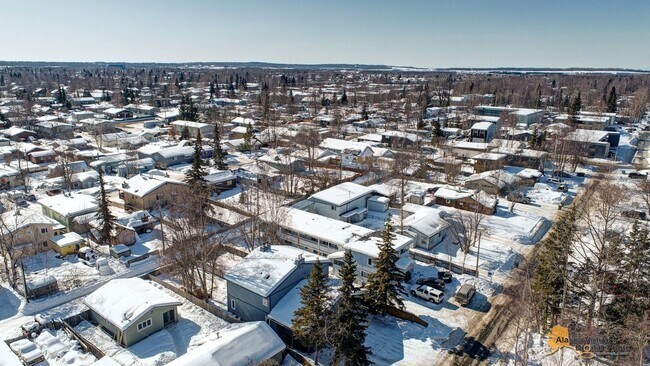 Building Photo - 2606 W 30th Ave