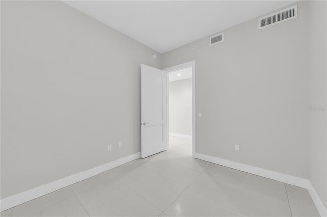 Building Photo - 275 1st Ave S