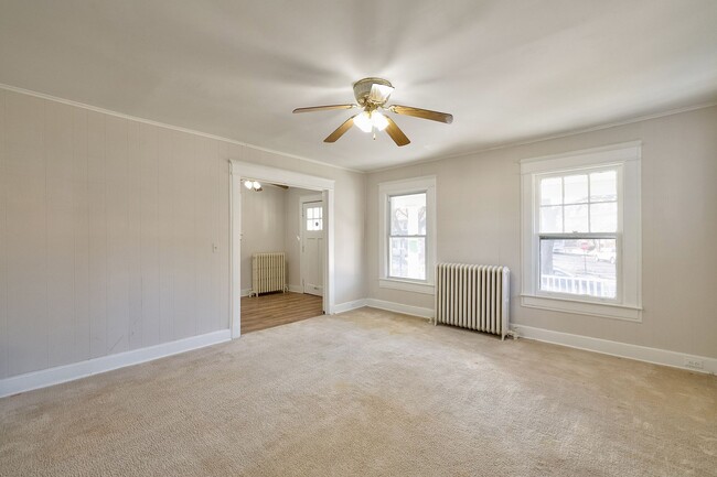Building Photo - Great 4 Bedroom in 16th st Heights