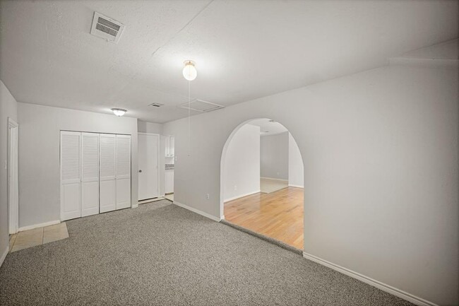 Building Photo - 11017 Lera St