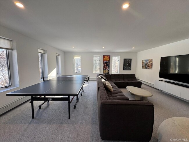 Building Photo - 222 Hurley Rd