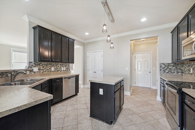 Building Photo - 4109 White Kestrel Dr