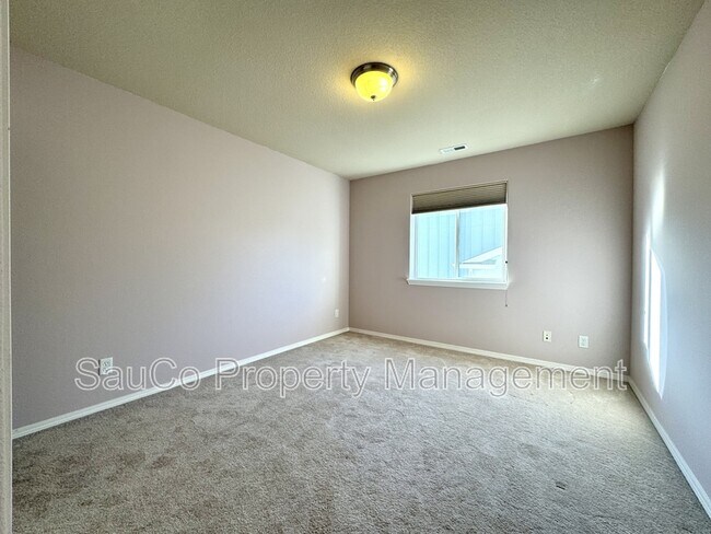 Building Photo - 11074 SW Washington St