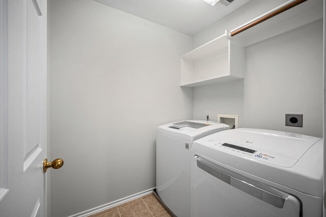 Building Photo - 36 Ledgestone Pl