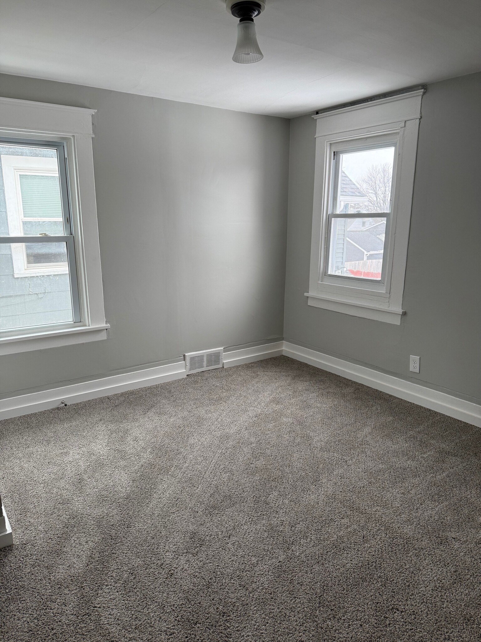 Building Photo - 100 Ladner Ave