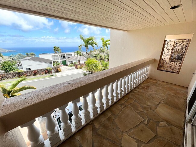 Building Photo - 619 Puuikena Dr