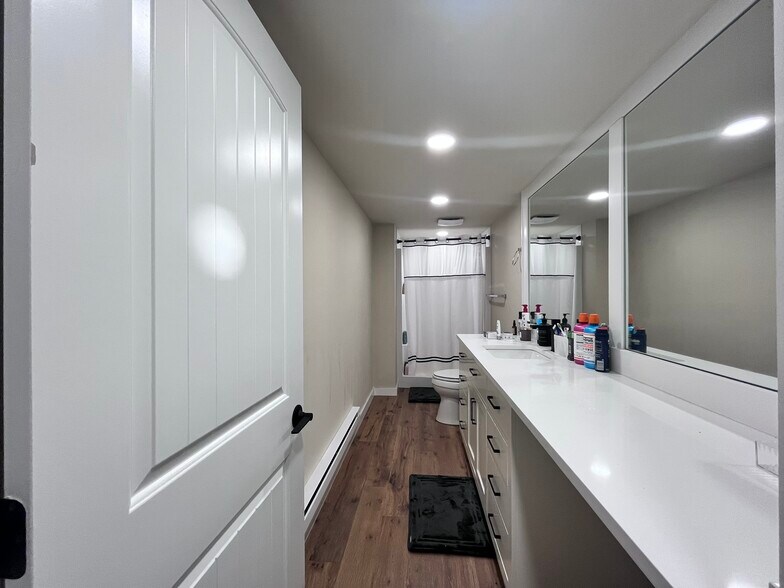 Building Photo - 2614 Boston Post Rd