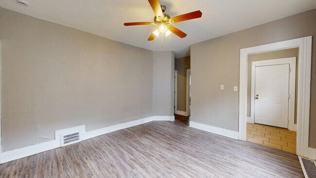 Building Photo - 6011 Pear Ave