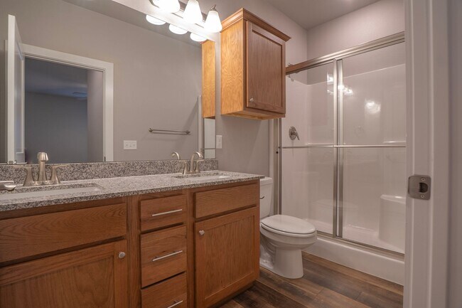 Building Photo - 3-bedroom, 2-bathroom home located in the beautiful Pea Ridge, A