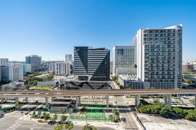 Building Photo - 88 SW 7th St