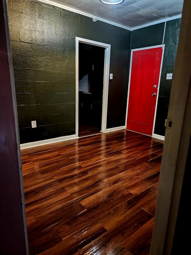 Building Photo - 3737 Maywood Ave