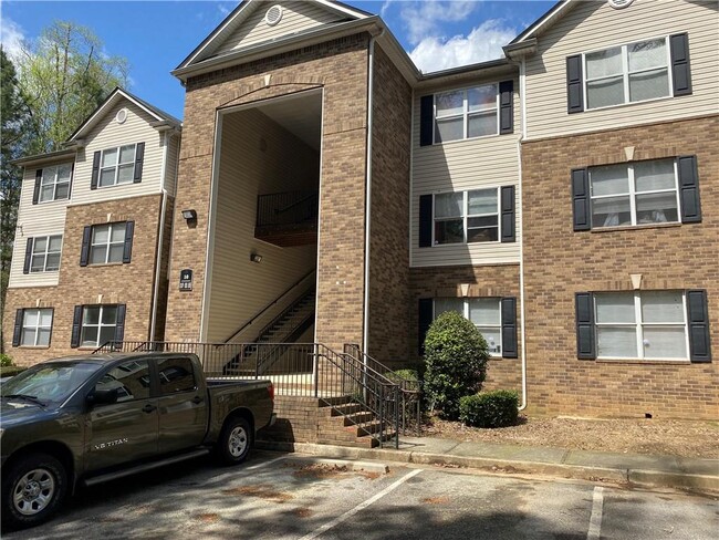 Building Photo - 3247 Fairington Dr