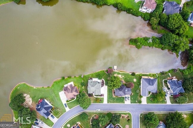 Building Photo - 225 Heritage Lake Dr