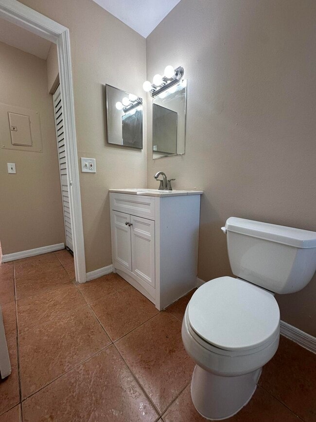 Building Photo - 958 Louisiana Ave