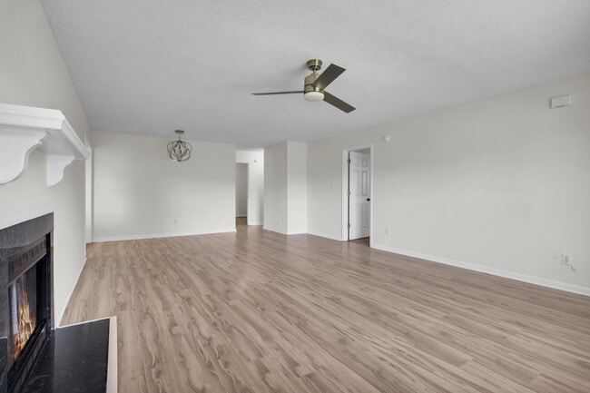 Building Photo - 334 Palamino Trail