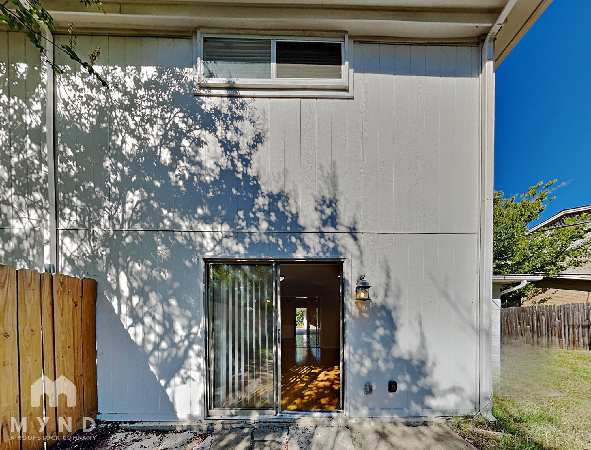 Building Photo - 15860 El Estado Dr