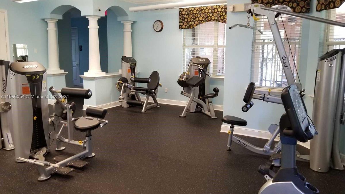 Building Photo - 10342 Fox Trail Rd S