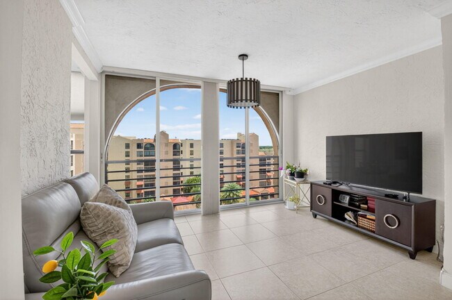 Building Photo - 7129 Promenade Dr